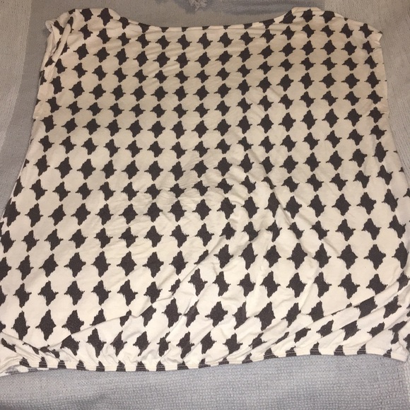 * *BOGO ITEM * Loft* Gray and Cream tank - Picture 5 of 6